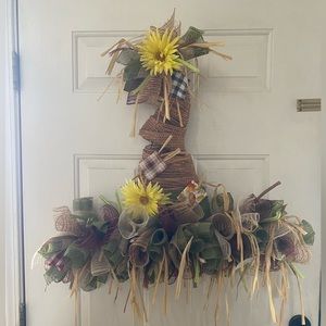 Scarecrow hat wreath